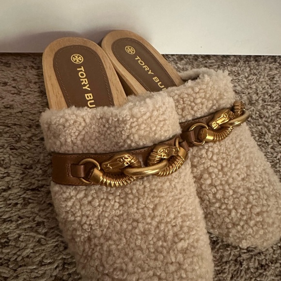 Tory Burch Cream Fur Jess’s Embellished Wooden Clogs - Picture 2 of 5